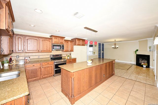 11803 Bridge Hampton, San Antonio, TX 78251
