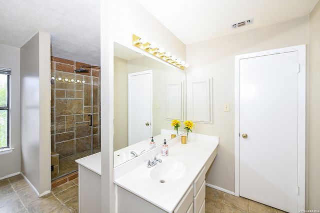 11803 Bridge Hampton, San Antonio, TX 78251