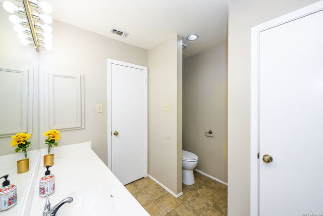 11803 Bridge Hampton, San Antonio, TX 78251