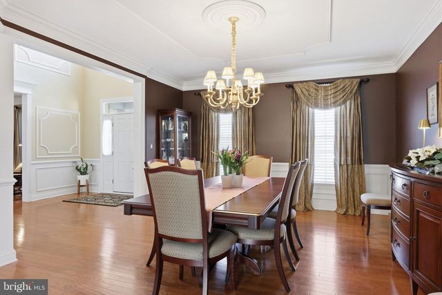 9 HILLVIEW DR, Newtown, PA 18940