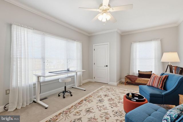 9 HILLVIEW DR, Newtown, PA 18940