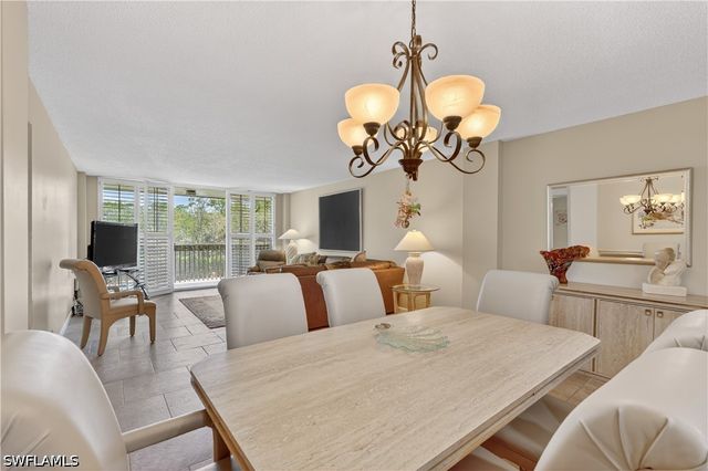 5 Bluebill AVE 201, Naples, FL 34108