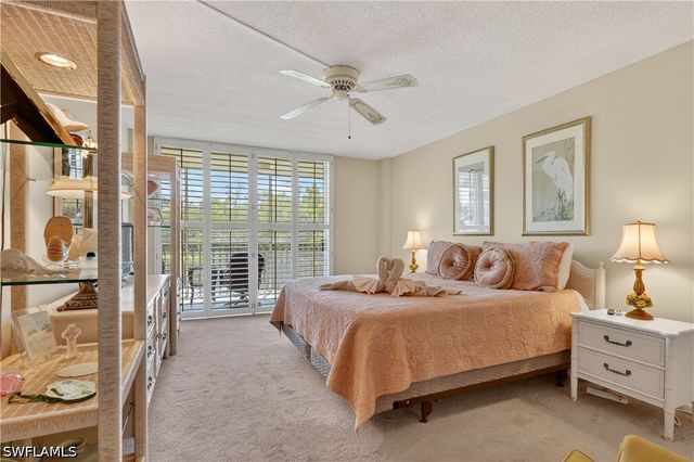 5 Bluebill AVE 201, Naples, FL 34108