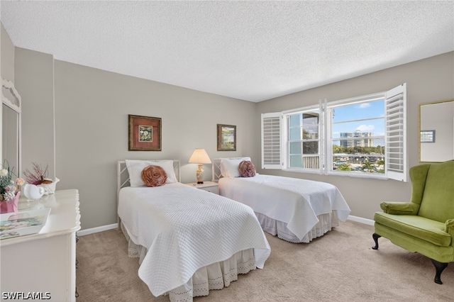 5 Bluebill AVE 201, Naples, FL 34108