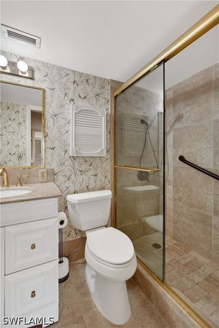 5 Bluebill AVE 201, Naples, FL 34108