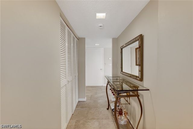 5 Bluebill AVE 201, Naples, FL 34108
