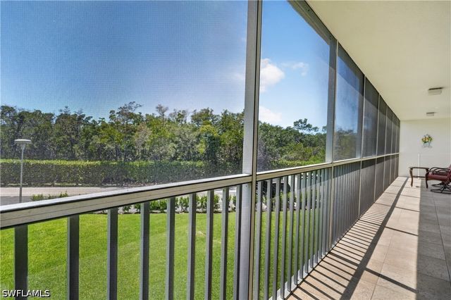 5 Bluebill AVE 201, Naples, FL 34108
