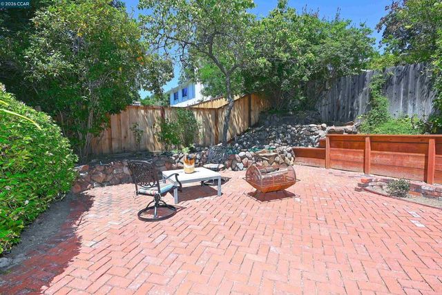 1543 Windwood Ct, Martinez, CA 94553