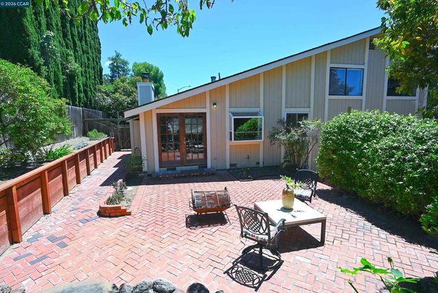 1543 Windwood Ct, Martinez, CA 94553