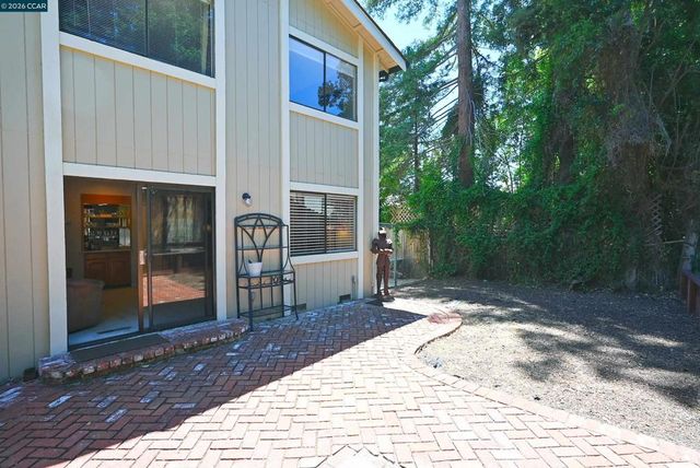 1543 Windwood Ct, Martinez, CA 94553