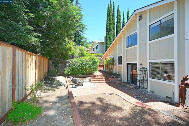 1543 Windwood Ct, Martinez, CA 94553