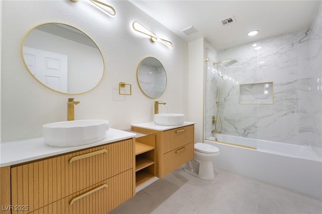 9205 Desert Village Avenue, Las Vegas, NV 89147