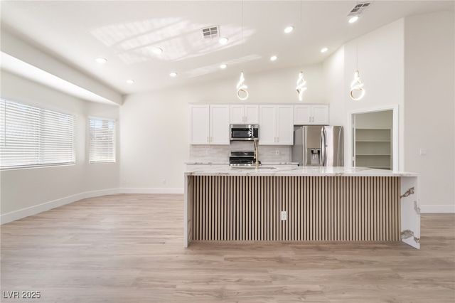 9205 Desert Village Avenue, Las Vegas, NV 89147