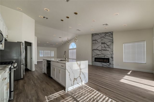 9205 Desert Village Avenue, Las Vegas, NV 89147