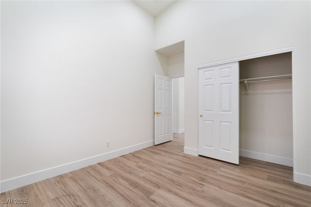 9205 Desert Village Avenue, Las Vegas, NV 89147