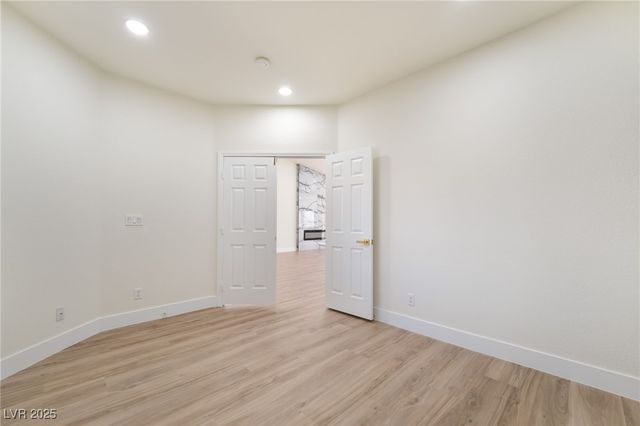 9205 Desert Village Avenue, Las Vegas, NV 89147