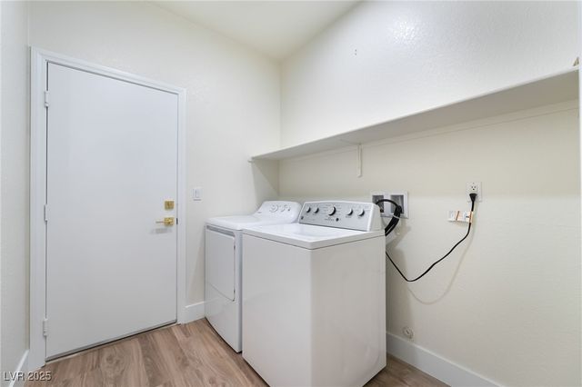 9205 Desert Village Avenue, Las Vegas, NV 89147