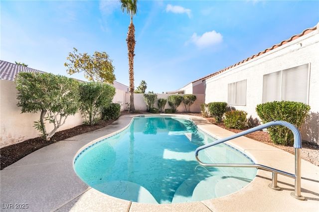 9205 Desert Village Avenue, Las Vegas, NV 89147