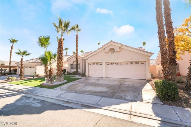 9205 Desert Village Avenue, Las Vegas, NV 89147