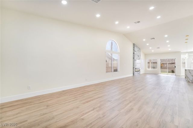 9205 Desert Village Avenue, Las Vegas, NV 89147