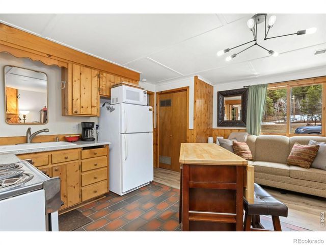 818 Riverside Drive, Lyons, CO 80540