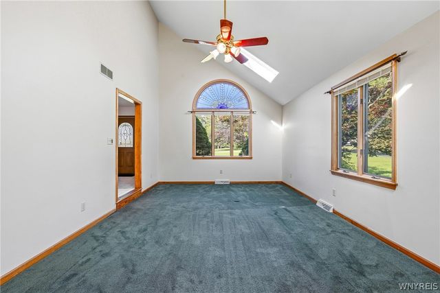 5346 Oakridge Drive, Hamburg, NY 14075