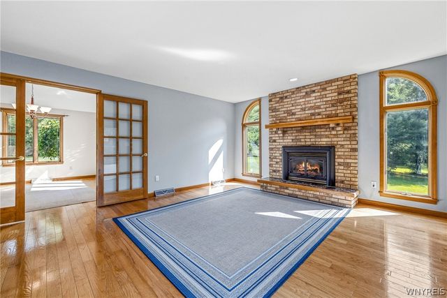 5346 Oakridge Drive, Hamburg, NY 14075