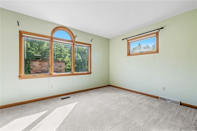 5346 Oakridge Drive, Hamburg, NY 14075