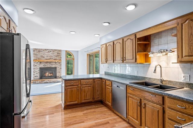5346 Oakridge Drive, Hamburg, NY 14075