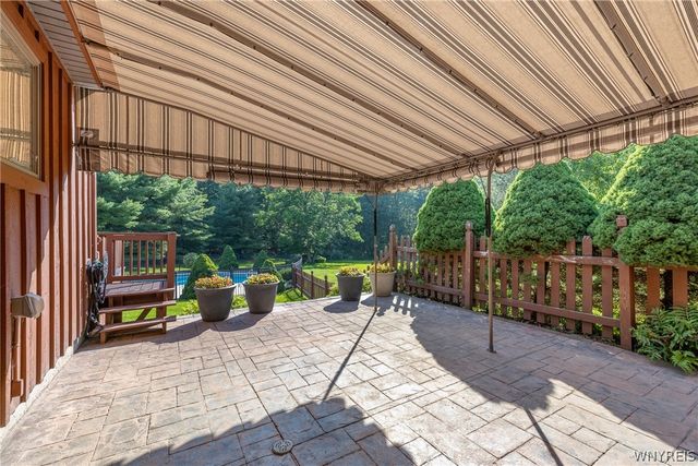 5346 Oakridge Drive, Hamburg, NY 14075
