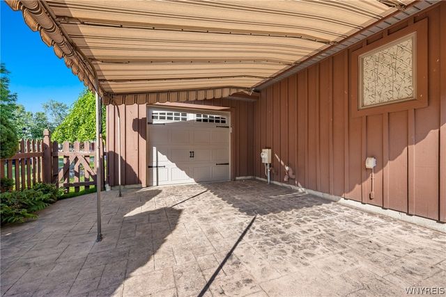 5346 Oakridge Drive, Hamburg, NY 14075