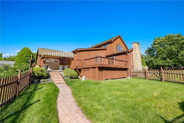 5346 Oakridge Drive, Hamburg, NY 14075