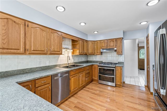 5346 Oakridge Drive, Hamburg, NY 14075
