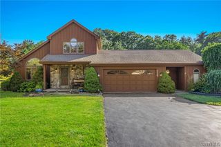 5346 Oakridge Drive, Hamburg, NY 14075