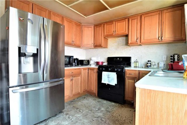 2905 E Avenue R11, Palmdale, CA 93550