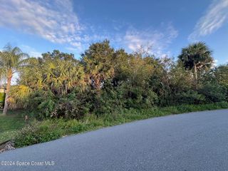 2961 Palisades Drive SE, Palm Bay, FL 32909
