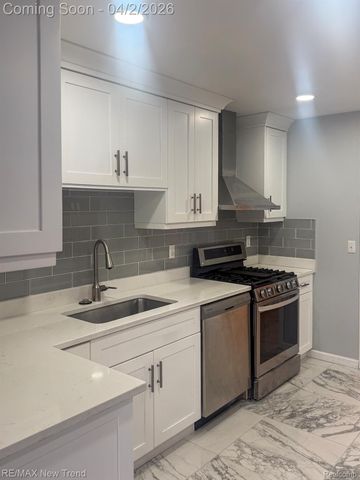 2191 Pleasant Drive, Commerce Charter Township, MI 48390