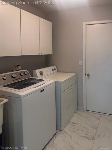 2191 Pleasant Drive, Commerce Charter Township, MI 48390