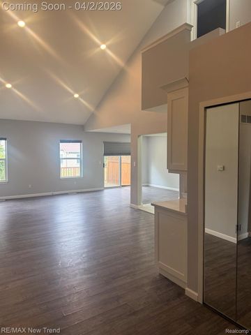 2191 Pleasant Drive, Commerce Charter Township, MI 48390