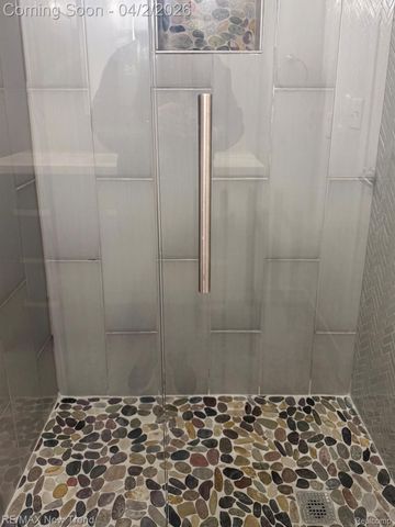 2191 Pleasant Drive, Commerce Charter Township, MI 48390