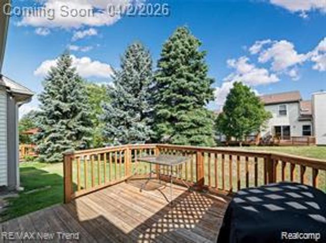 2191 Pleasant Drive, Commerce Charter Township, MI 48390