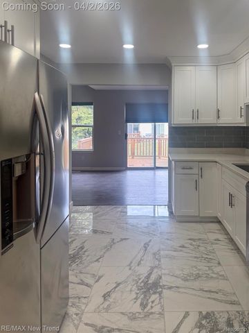 2191 Pleasant Drive, Commerce Charter Township, MI 48390