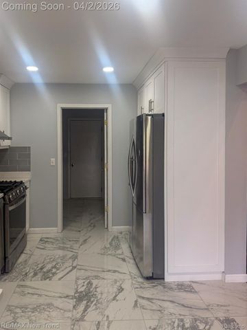 2191 Pleasant Drive, Commerce Charter Township, MI 48390