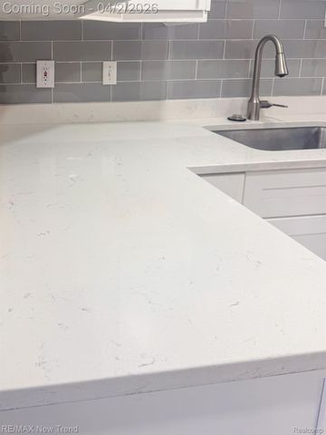 2191 Pleasant Drive, Commerce Charter Township, MI 48390