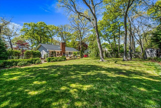 20 Shinnecock Lane, Hampton Bays, NY 11946