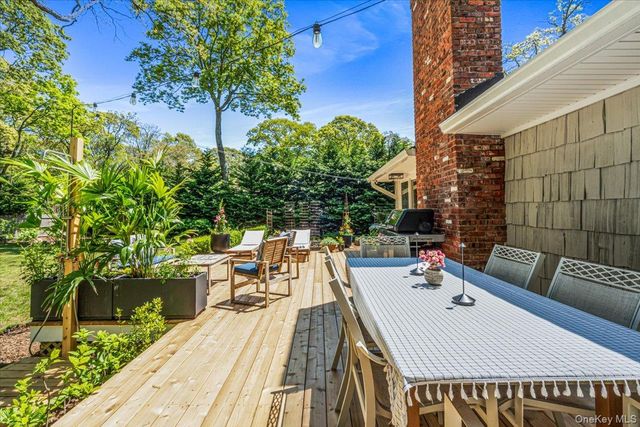 20 Shinnecock Lane, Hampton Bays, NY 11946