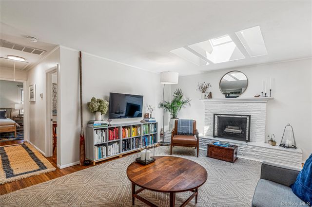 20 Shinnecock Lane, Hampton Bays, NY 11946
