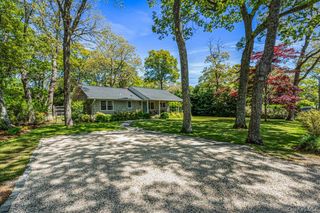 20 Shinnecock Lane, Hampton Bays, NY 11946