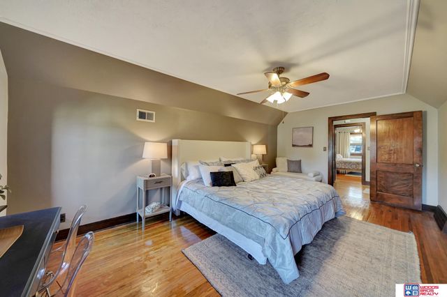 3353 M Street, Lincoln, NE 68510