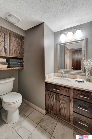 3353 M Street, Lincoln, NE 68510